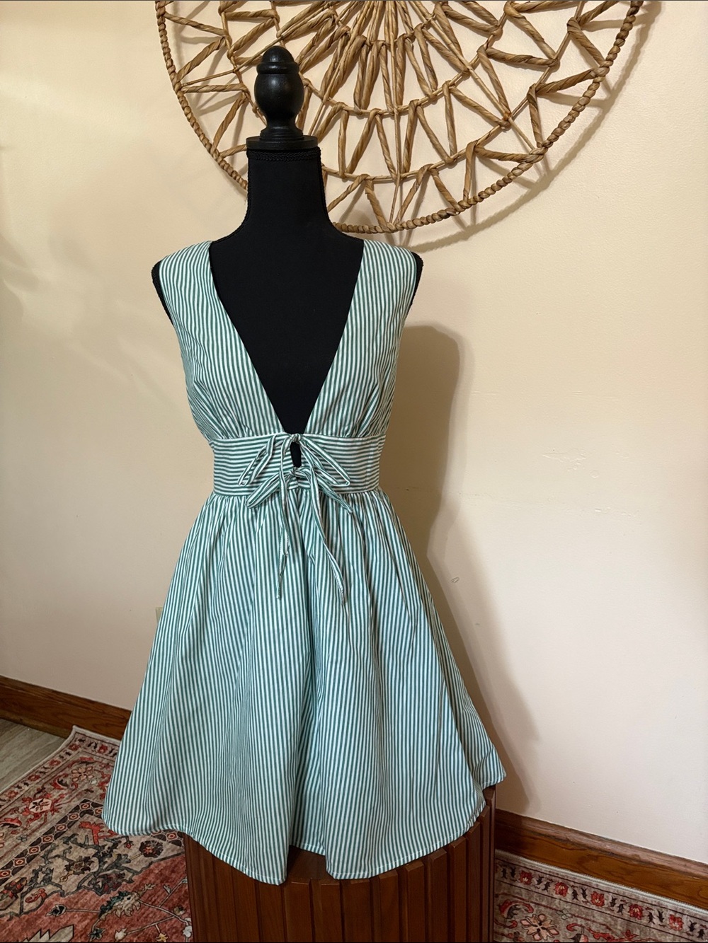 Sleeveless V-Neck Stripe Tie-Waist Dress in Mint